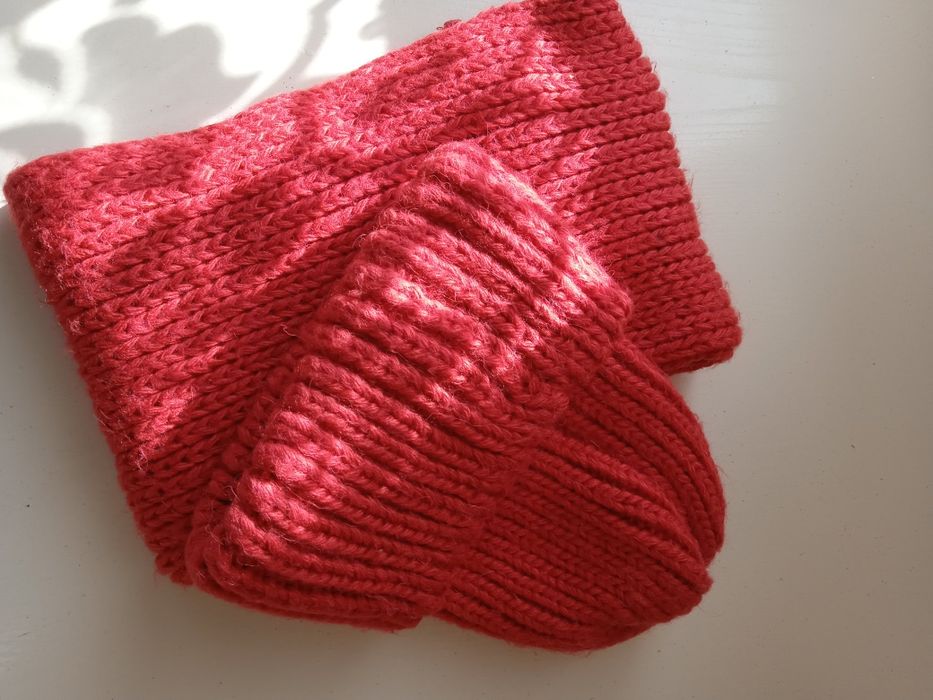 Шапка жіноча червона