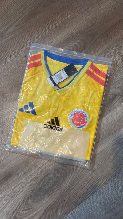 Camisolas de Equipas de futebol  e Fatos de treino