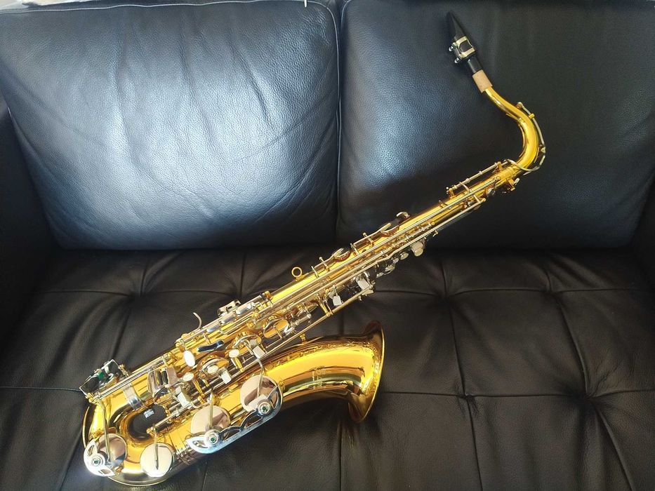 Saxofone tenor Slade. Novo com estojo