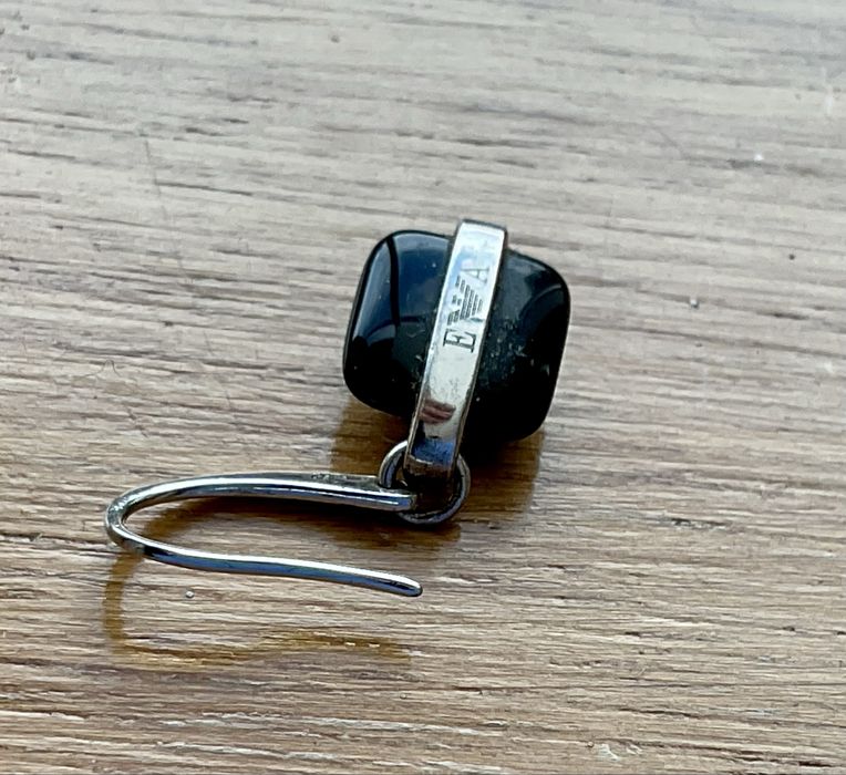 Brincos em prata e ónix da Armani