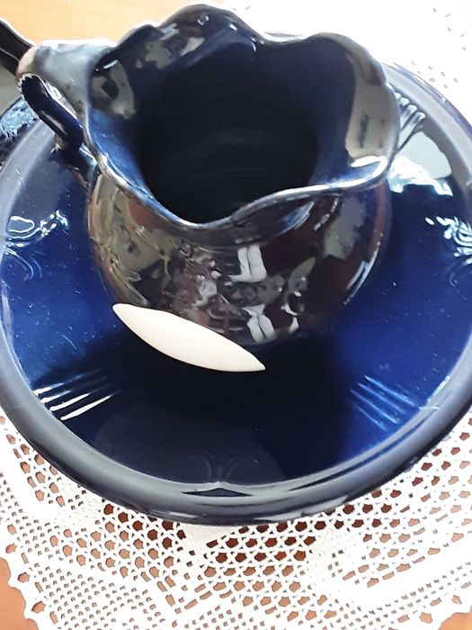 Conjunto de Lavanda com bacia, jarro ,guarda jóias e cinzeiro