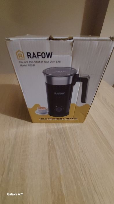 Elektroniczny spieniacz do mleka nowy.