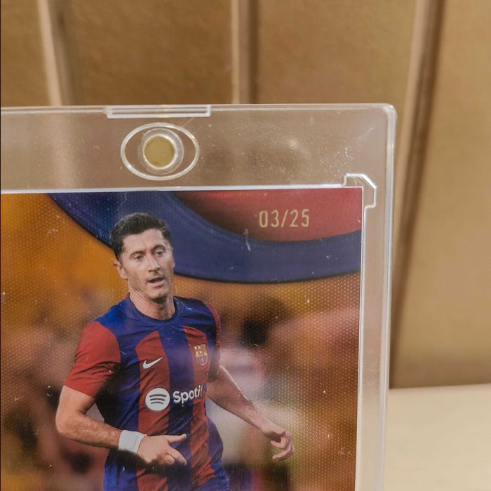 Robert Lewandowski /25 Barcelona Team Set Topps