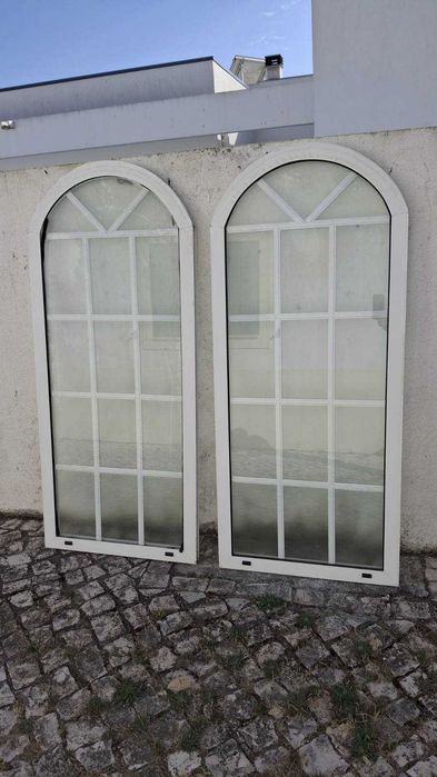 Janelas de alumínio com arco