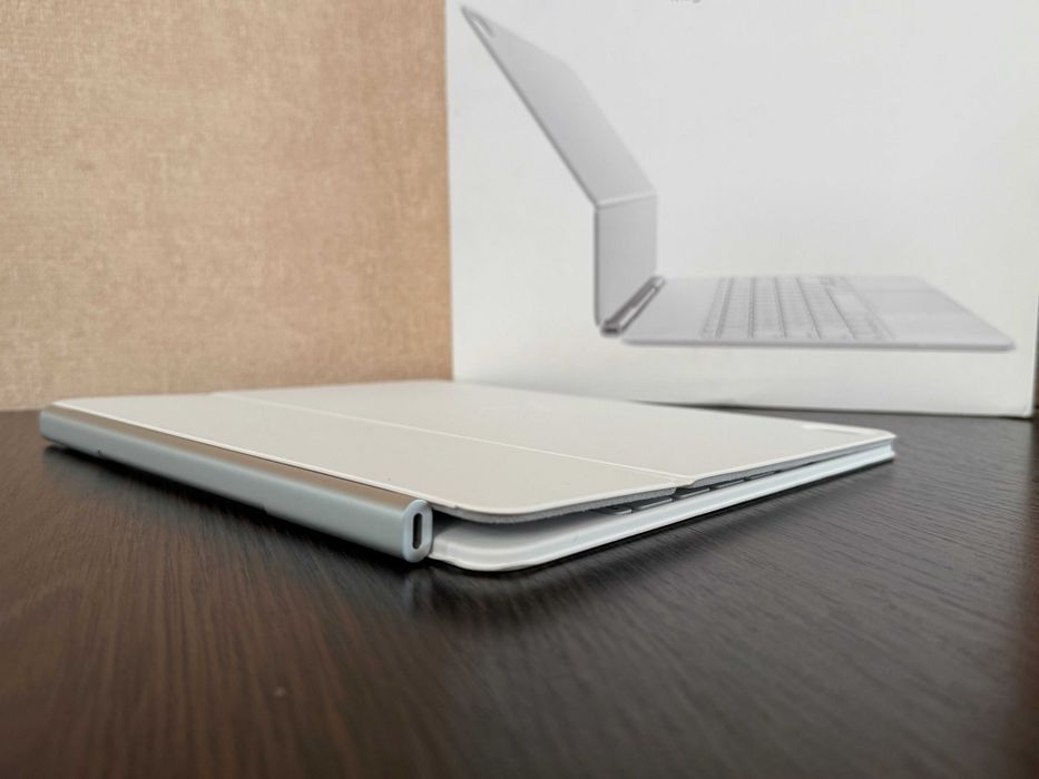 Magic Keyboard для iPad Air 13" / Pro 12.9" White (Модель A3340)