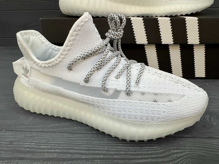 Кросівки Adidas yeezy boost  Літні кросівки Адідас ізі буст Білі 36-41