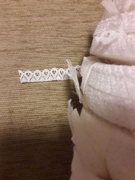 Кружево с этикетками 1990 год. Есть разные размеры и рисунки