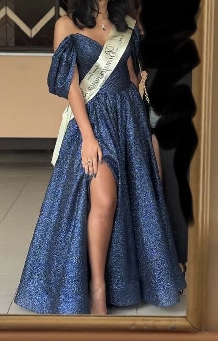 корсетна сукня на випускний