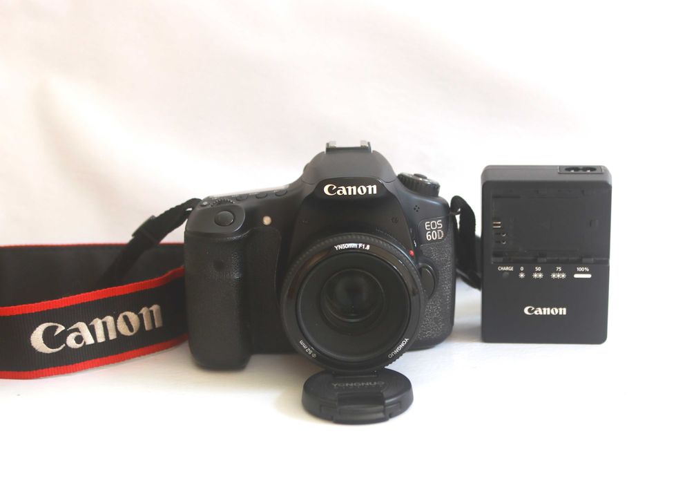Canon 60D e lente Yongnuo 50 f\1.8 máquina fotográfica digital reflex