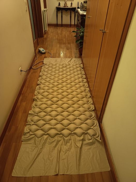 Colchão de pressão alternada com compressor