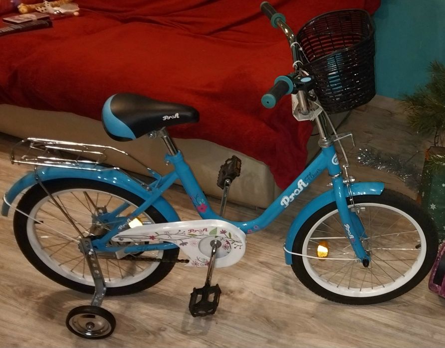 Продам детский велосипед на 18дюймов+корзинка почти новый.