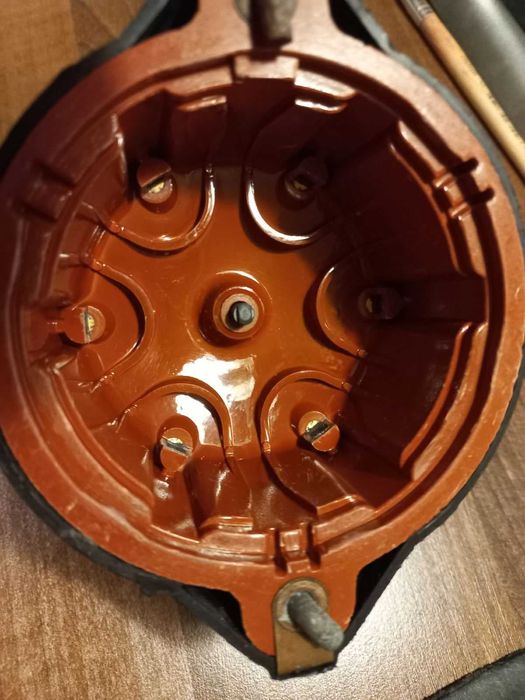 Б/У BOSCH 0 290 004 501 Крышка трамблера Mercedes ОМ 110 2.8l