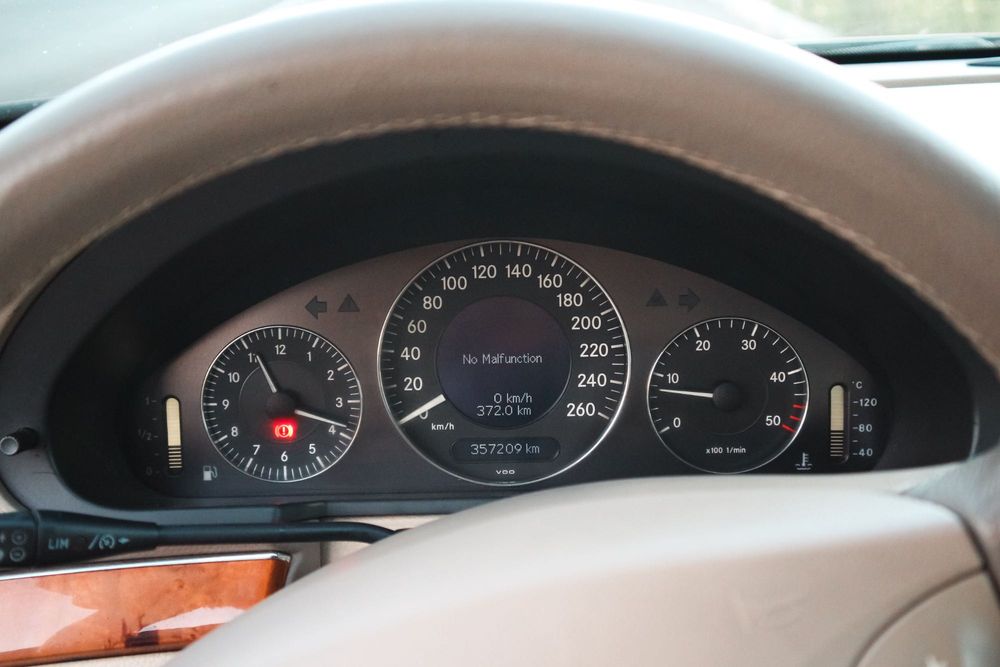 Mercedes-Benz E220