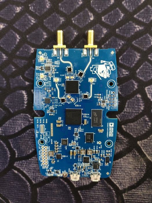 модуль програмно-визначуваної радіосистеми (SDR) Analog Devices ADALM-PLUTO