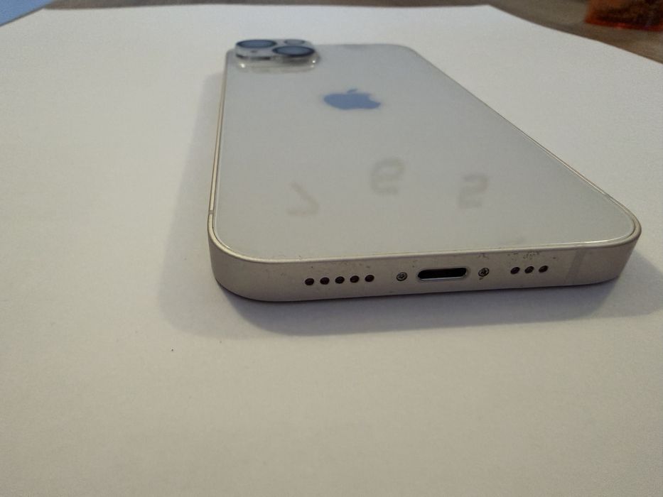 iPhone 13 bialy