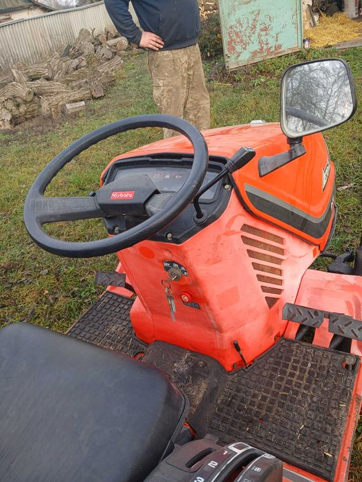 японський мінітрактор Kubota