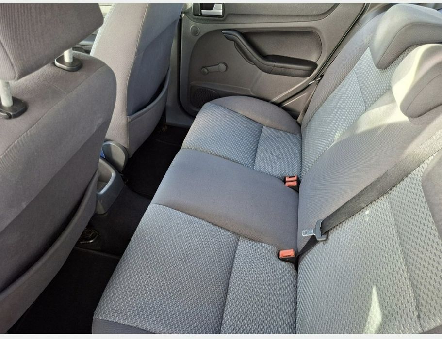 Ford Focus 1.8 benzyna klimatyzacja wazne opłaty