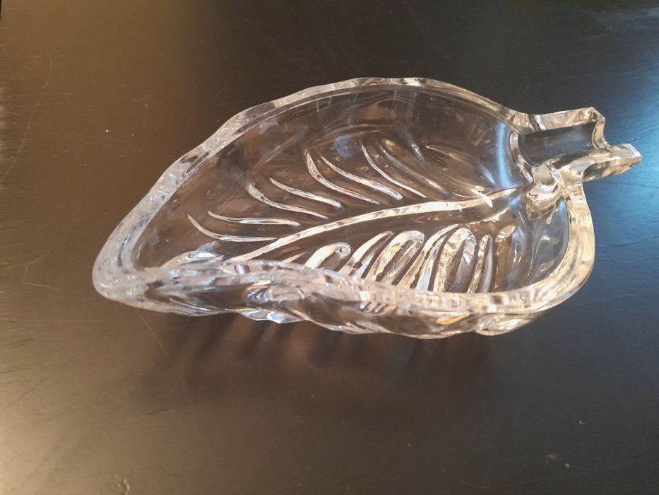 Szklana popielniczka liść. PRL