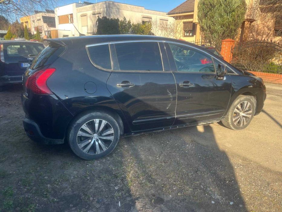 samochód osobowy Peugeot 3008