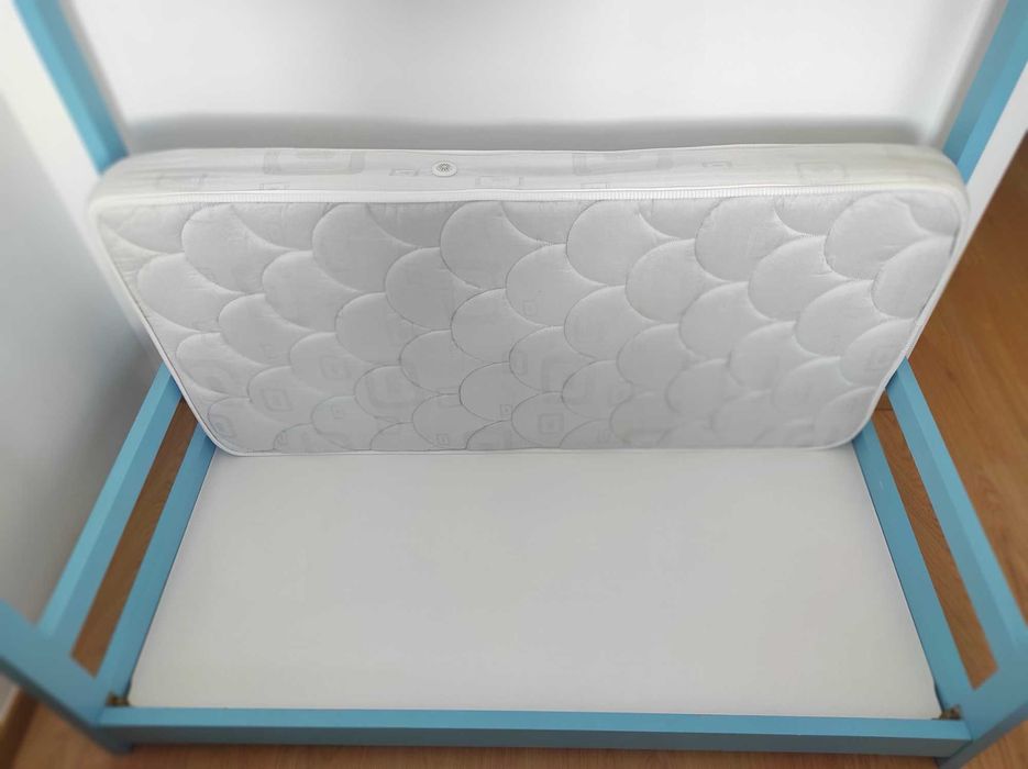 Cama montessori para bebé como nova em madeira maciça