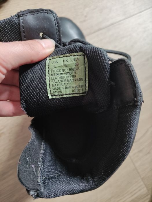 Buty Bates w idealnym stanie