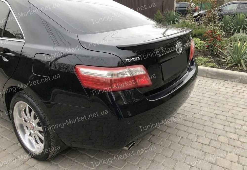 Лип спойлер сабля на багажник Toyota Camry 40, Козырек Бленда на заднее стекло Тойота Камри 40