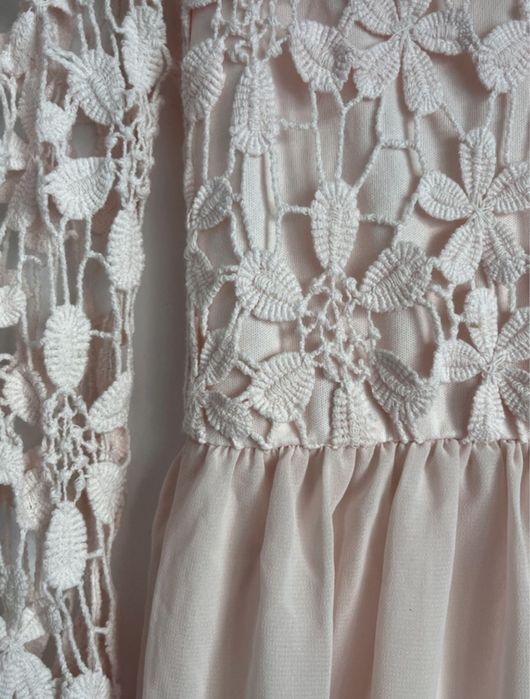 Sukienka koronkowa długa