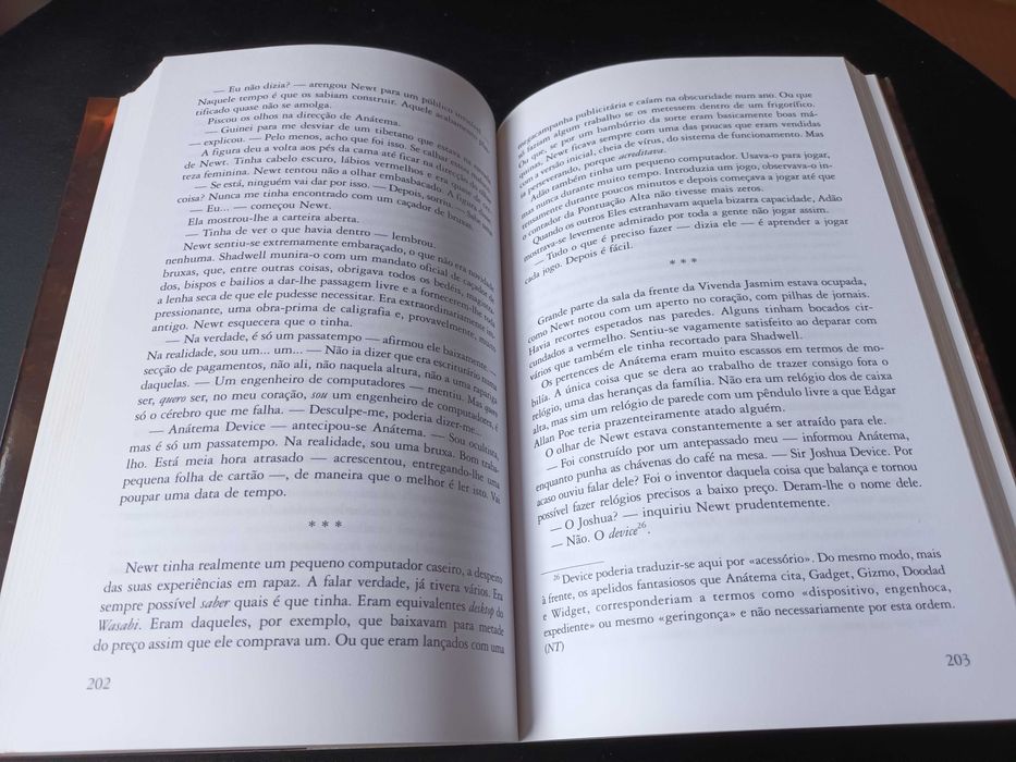 "Bons Augúrios" por Neil Gaiman e Terry Pratchett 1ª Edição