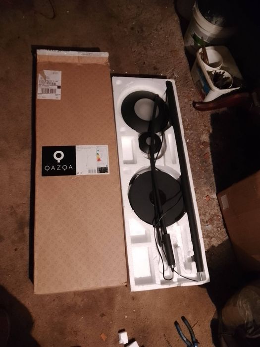 Lampa stojąca nowa uszkodzona