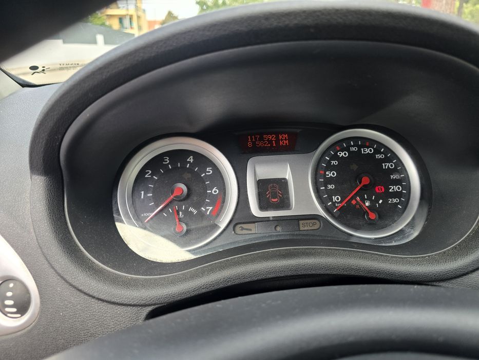 Vendo Renault Clio 1.2  16 cv Confort 2007