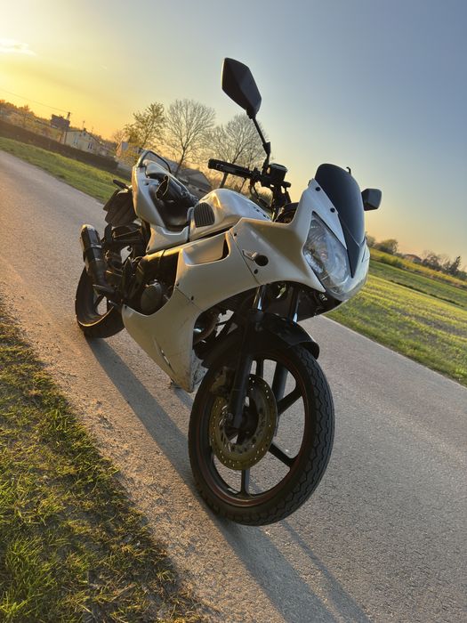 Honda CBR 125R ( czytaj opis )