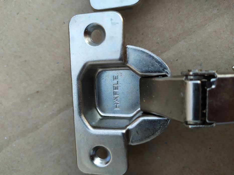 Продам новые мебельные петли