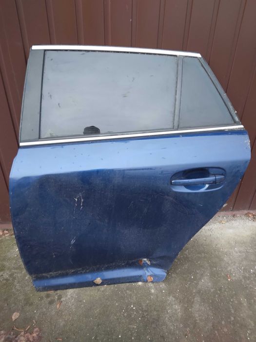Drzwi tylne lewe toyota Avensis