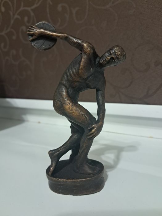 Статуэтки бронза