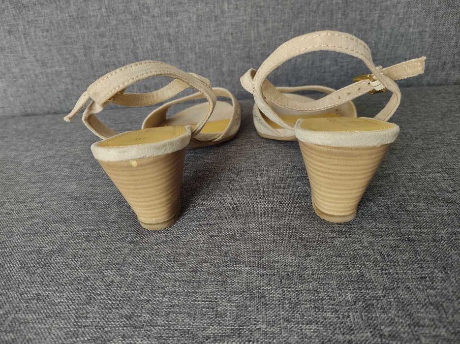 Sandały damskie na obcasie