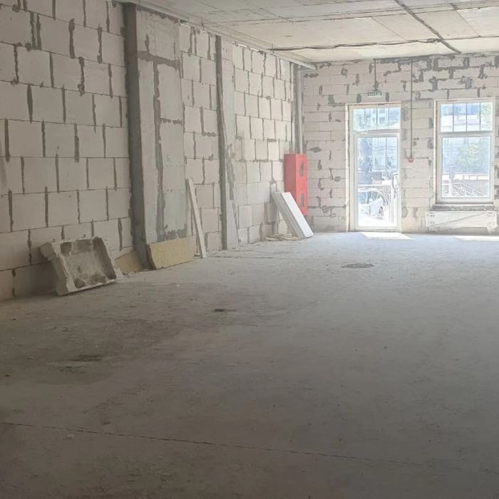 Здам фасад для бізнесу високий трафік,центр,вільне планування