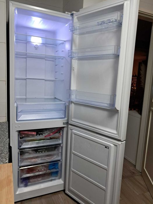 Frigorífico Combinado Electronia MATTI