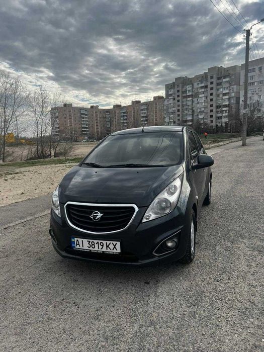 Автомобиль на автомате Шевролет Спарк