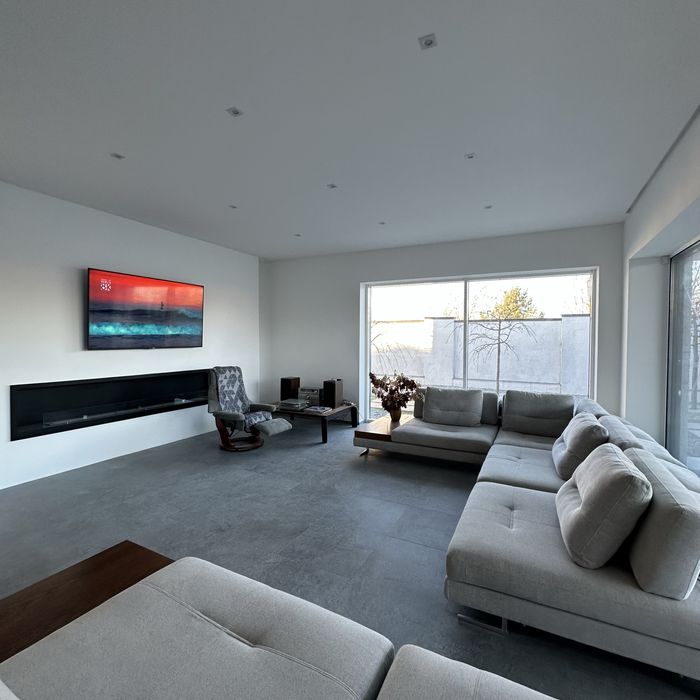 Продаж VIP будинку 300 м2 в с.Солонка