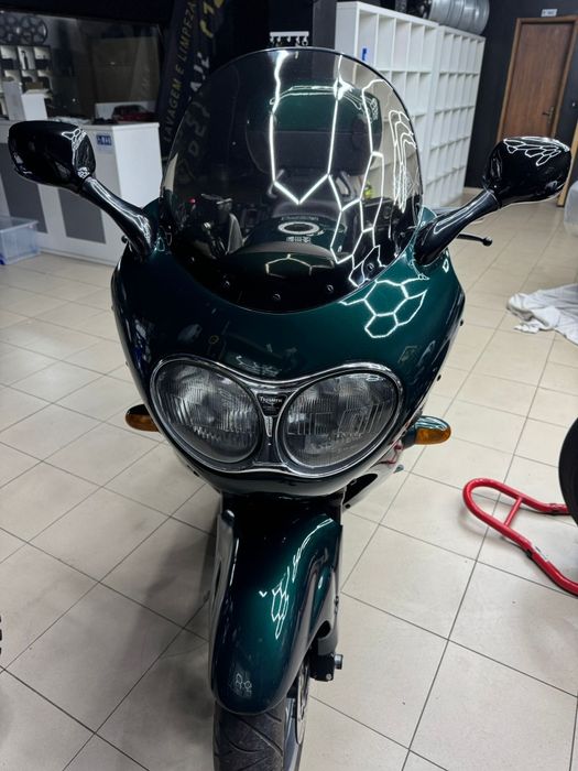 Triumph trophy 900