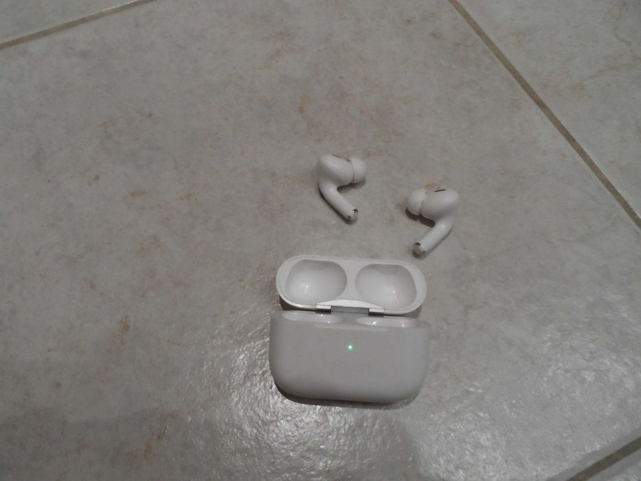 Apple AirPods Pro (2. generacji) z etui ładującym MagSafe (USB-C) - Białe