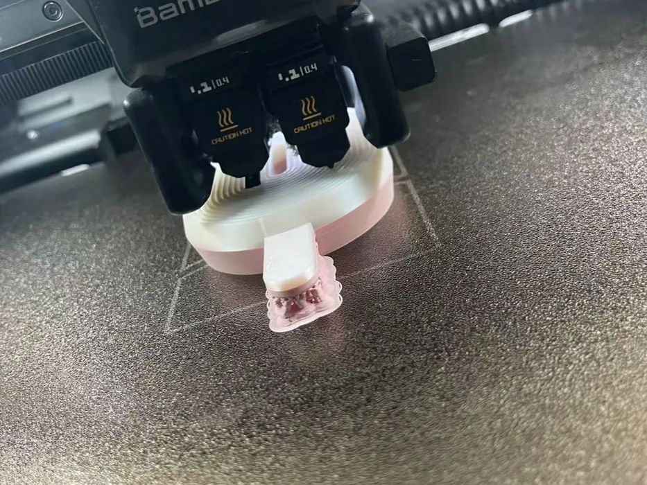 Articulated Ice Cream Fidget Toy with Color-Changing Effect