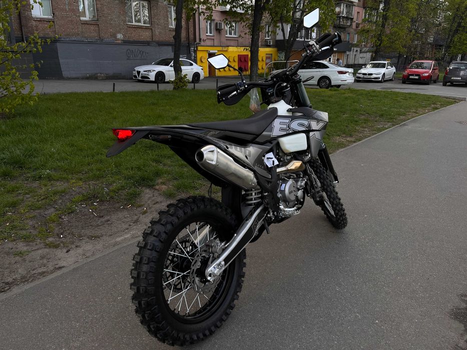 Мотоцикл ESX NB300 Lite II