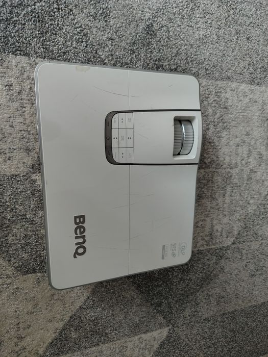 Projektor BenQ w1100 tylko 450h wyświetlone  1080p