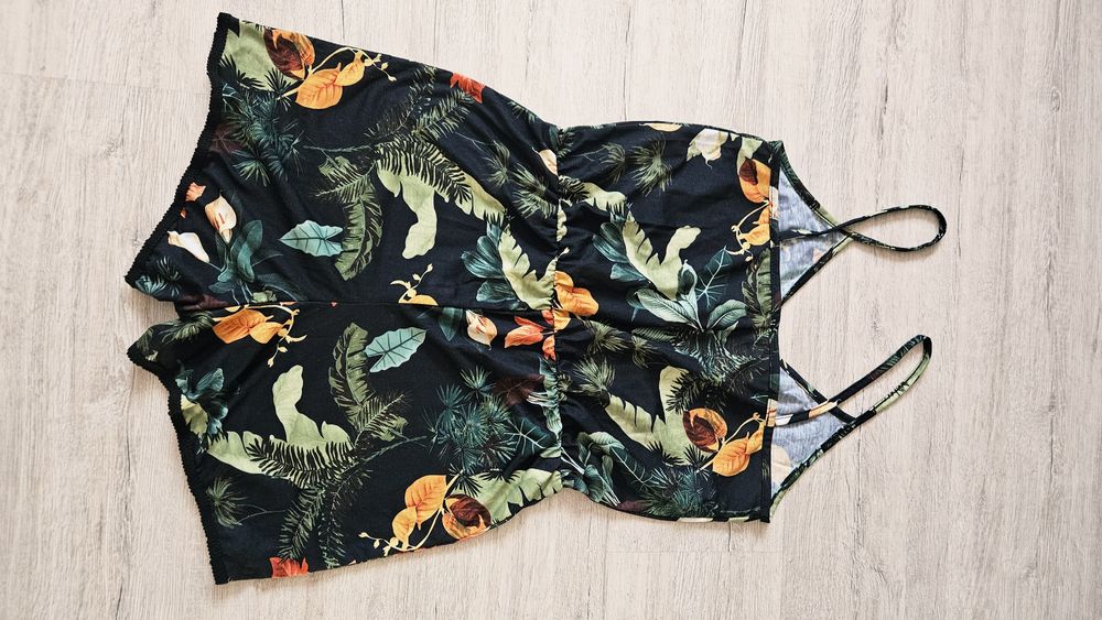 Kombinezon krótki kwiaty