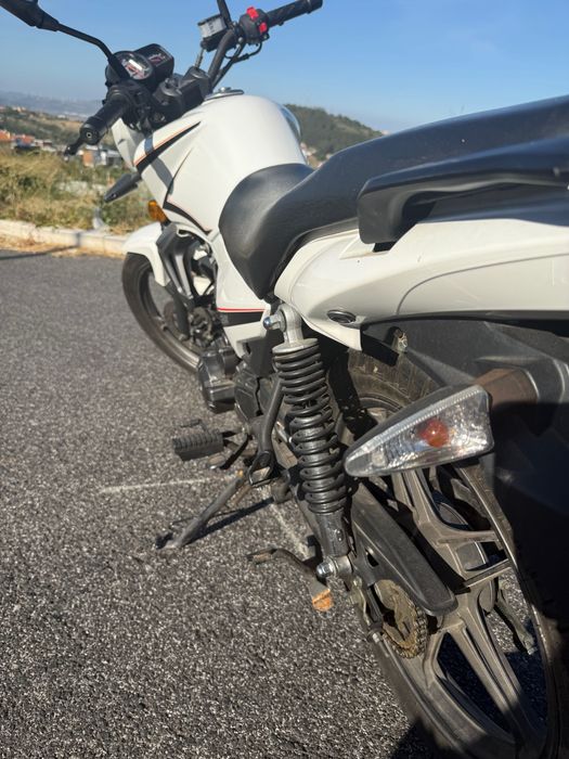 Mota RARA KEEWAY RK  2017 30.300KM