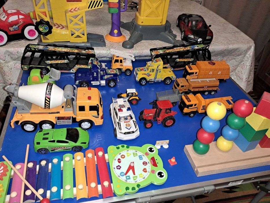 Детские игрушки машинки