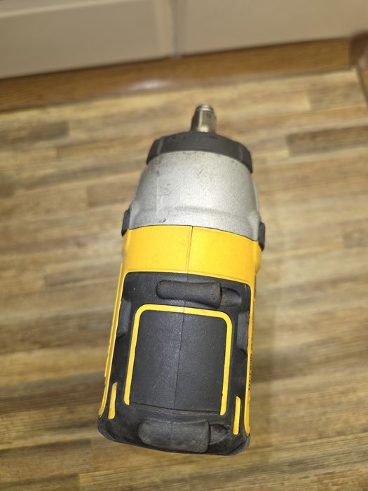 Оригінальний DCF890.20v   бу