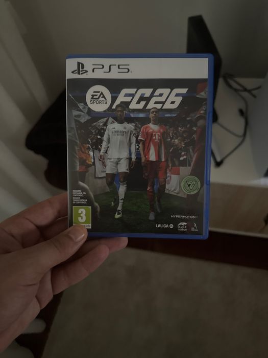 PlayStation 5 (1tb) com leitor CD + um comando + EAFC26