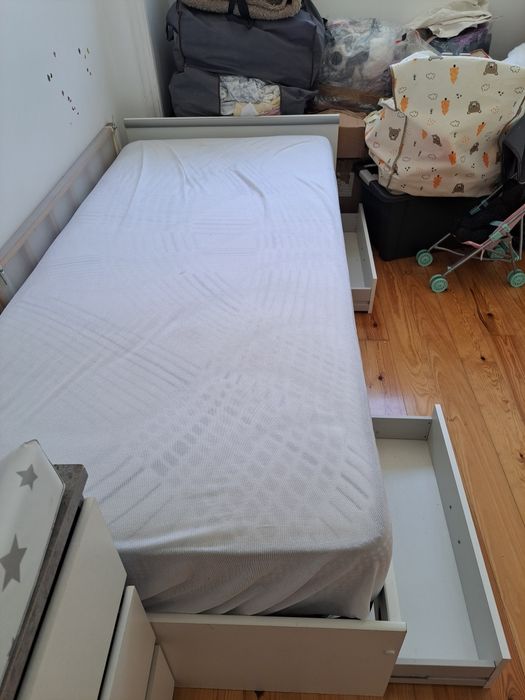 Cama solteiro com 2 gavetas